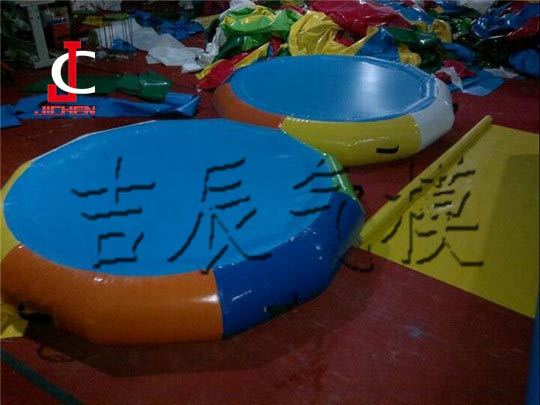 众星捧月                                                                                                                                                                                                    